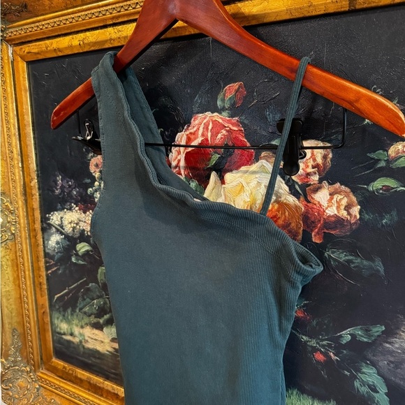 FP We the Free Green Ribbed One Shoulder Scallop Trim Crop Top Small - Picture 2 of 4